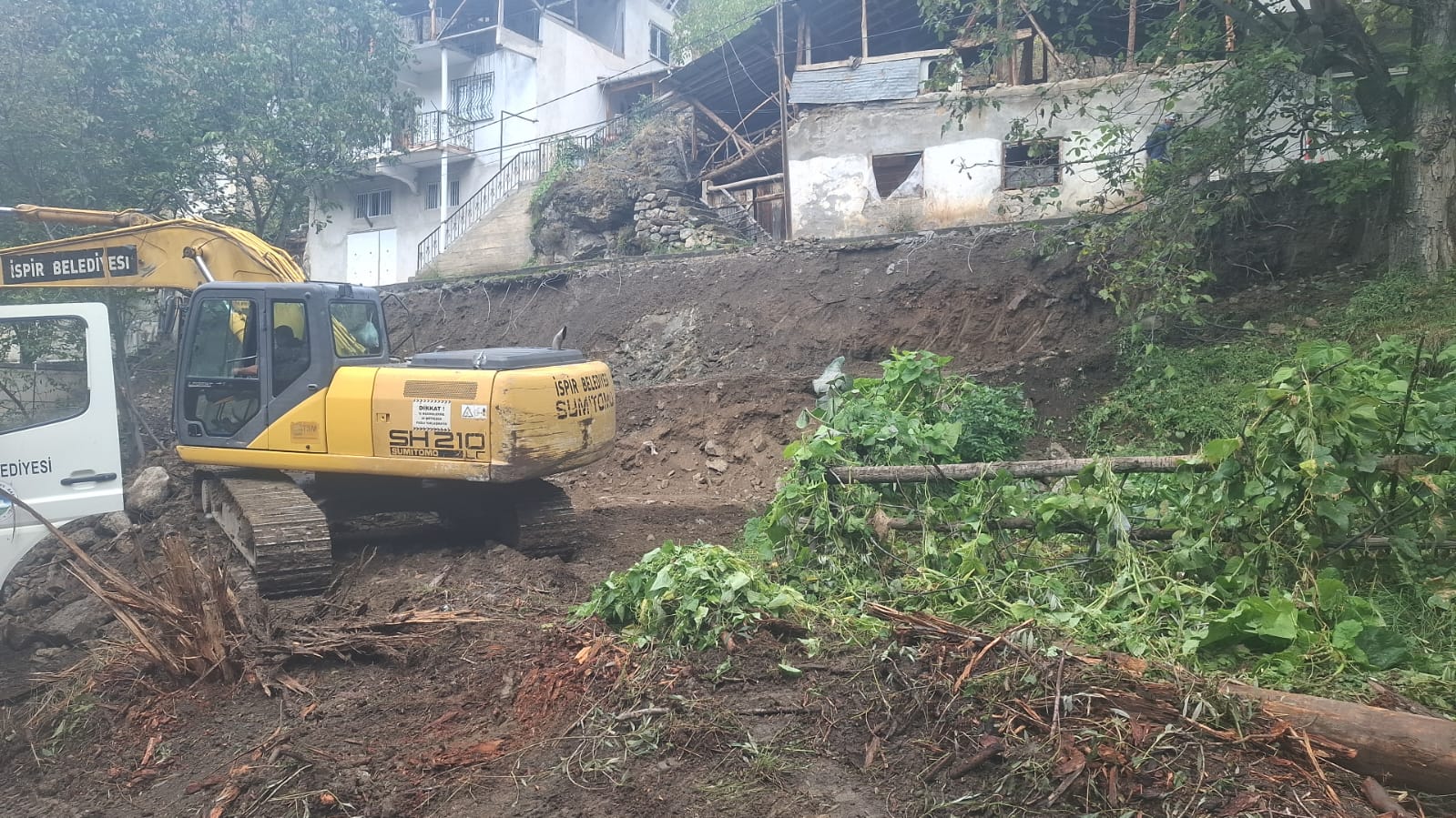 Ulubel Mahallesi’nde Perde Duvar Çalışmaları